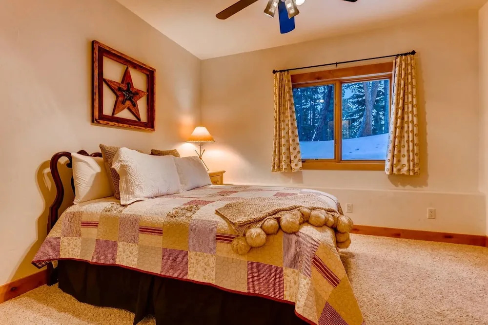 Nangle Woods  4 Bedroom Townhouse by RedAwning