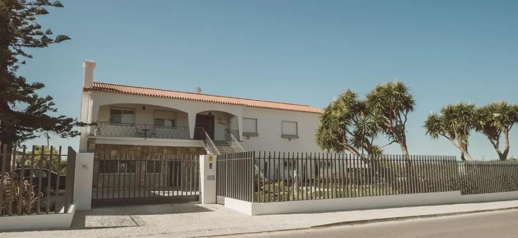 Vila Milreu Guest House