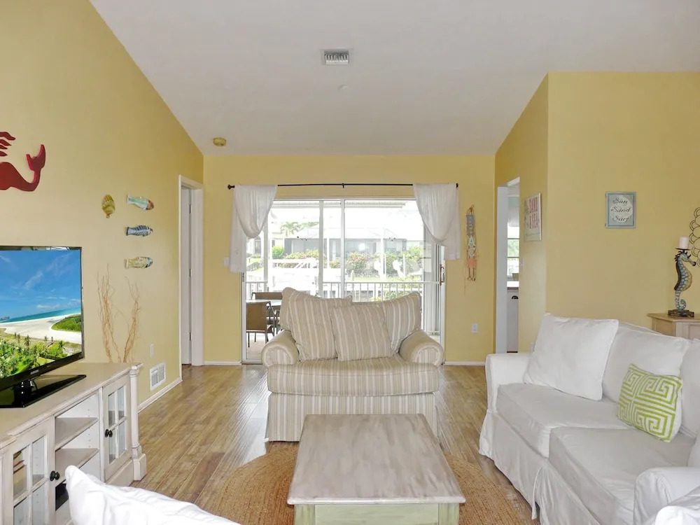 1211 Spanish Court
