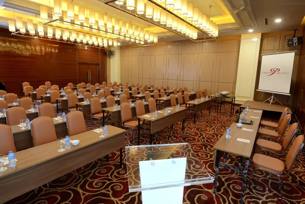 Grand Paragon Hotel