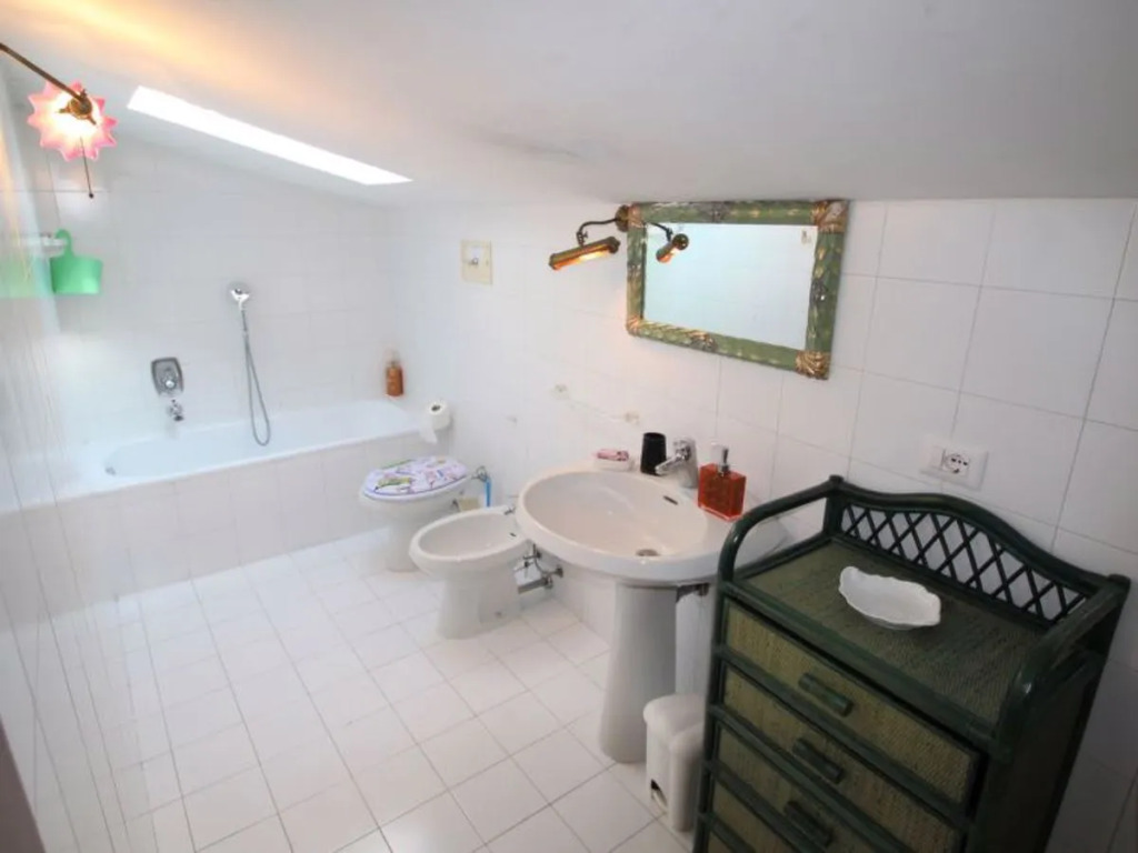House Bruna Angera