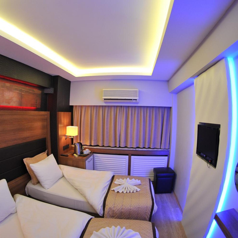 İzmir Otel Kabaçam