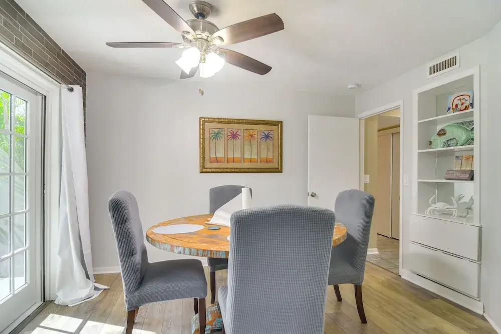 4 Mi to Indian Rocks Beach: Quiet Family Escape!