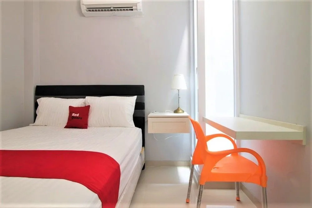 RedDoorz @ Meruya Selatan