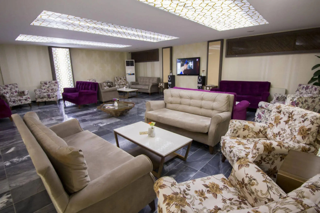 Business Han Hotel