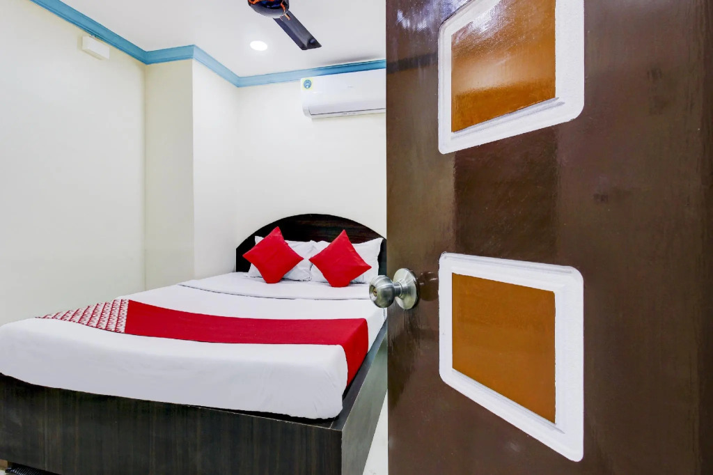 OYO 77180 Sri Vasudha Residency