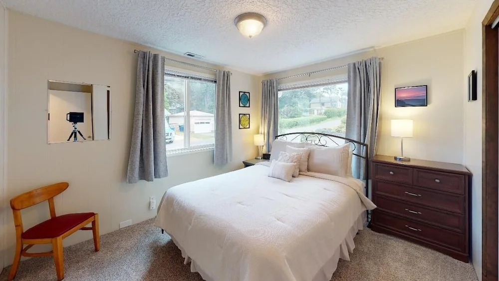 Shore Beats Work 3 Bedroom Home