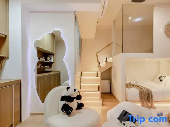 Panda Trapped · Full Suite | Designer Vacation Homestay (Chengdu Panda Base Branch)