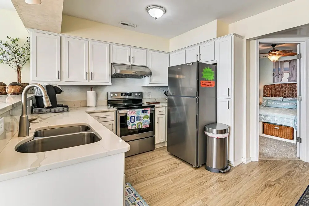 Steps to Pool & Beach: Coastal Carolina Condo!