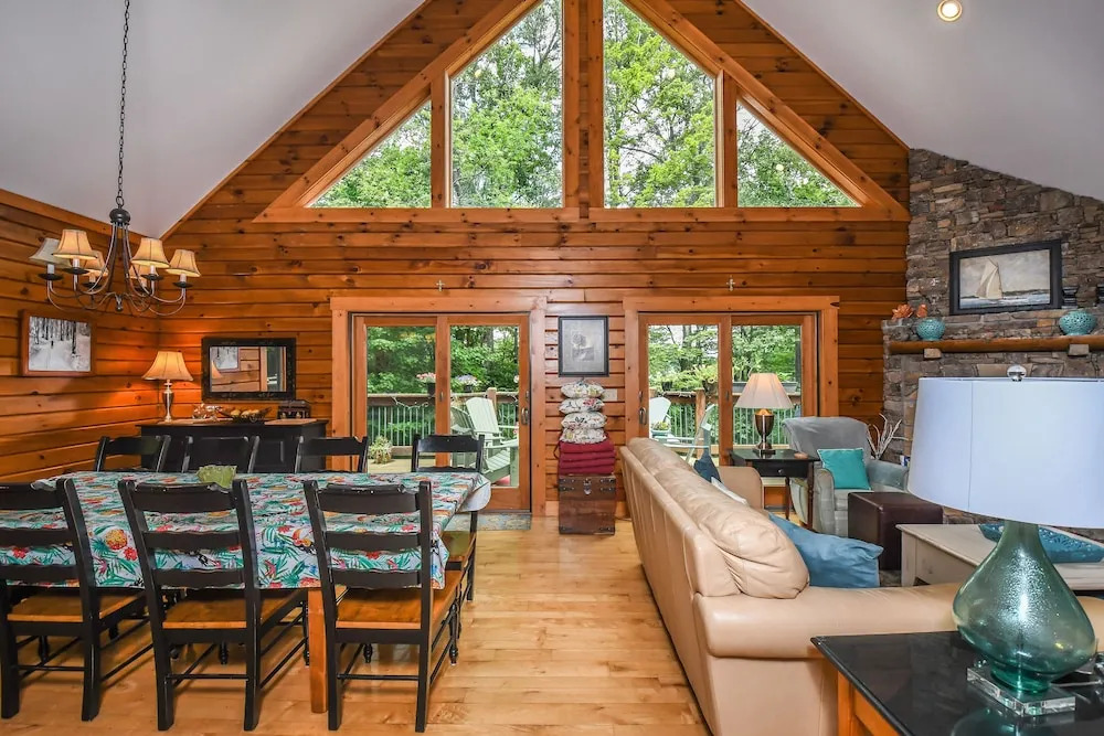 Pinehaus Chalet 4 Bedroom House