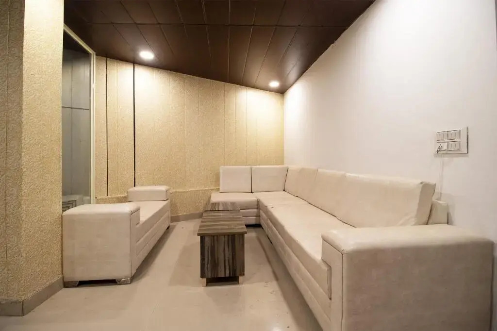 Grand Inn by OYO Rooms