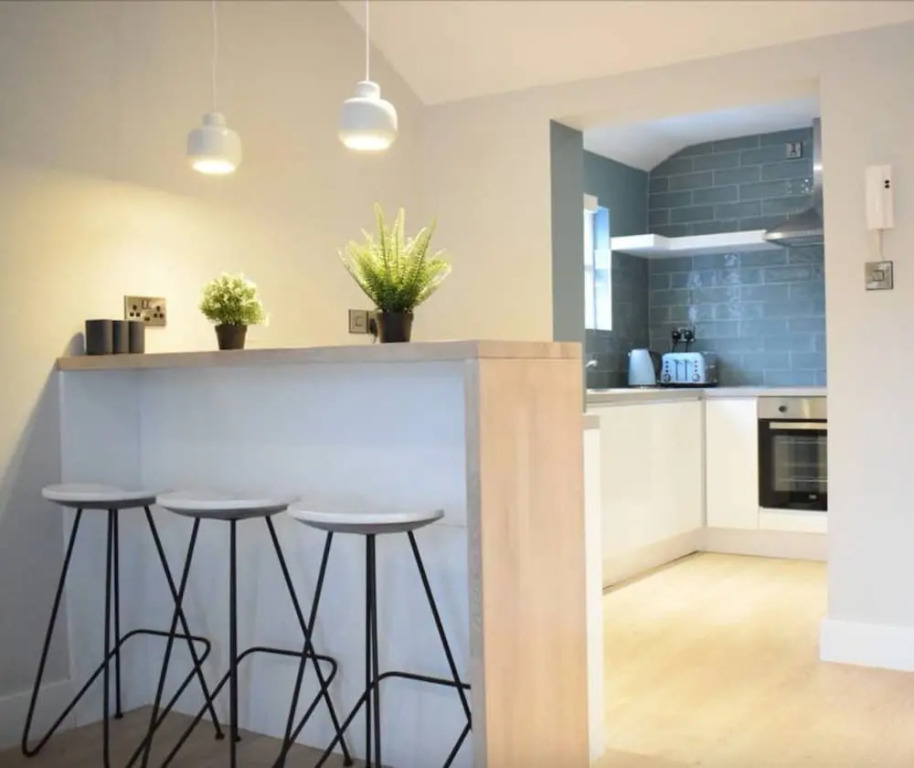 1 Bedroom Apartment Next To The Grand Canal