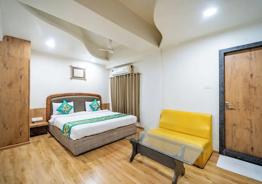 Treebo Kamal Regency, 100 Meters From Bhopal Junction Railway Station