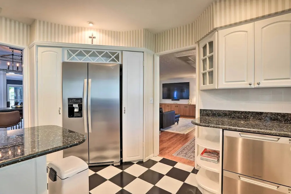 Sarasota Vacation Rental w/ Pool & Game Room