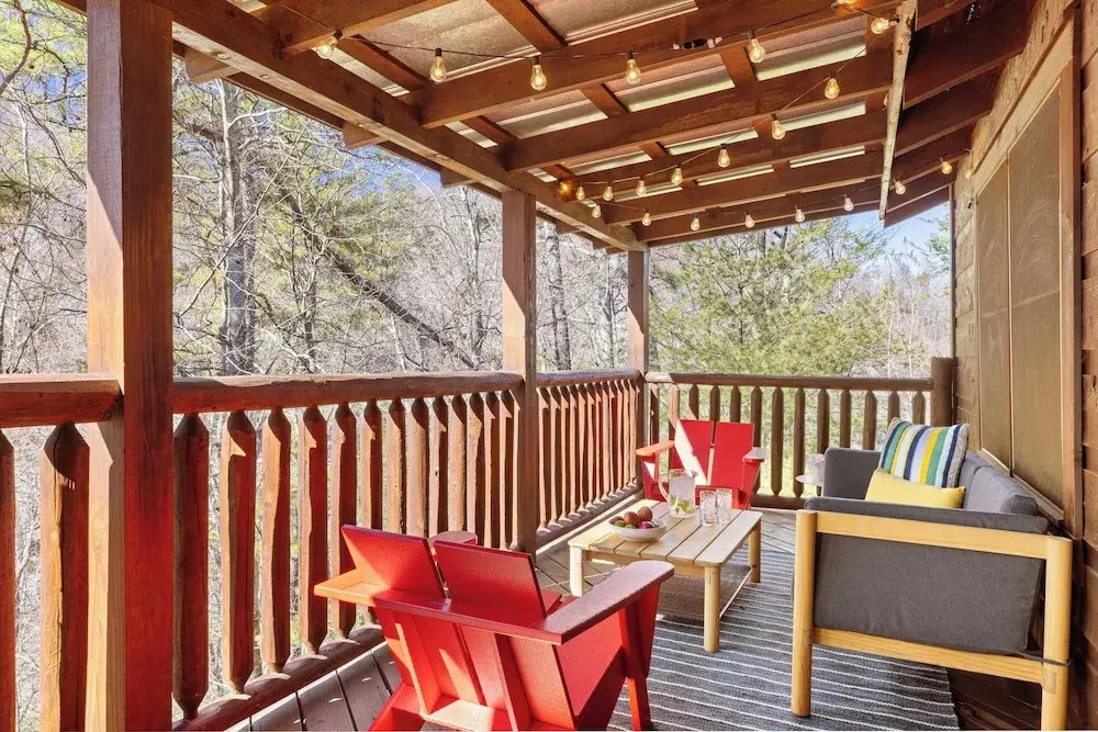Riverbend by Avantstay Redesigned, Hot Tub, Firepit, Billiards Pigeon Forge