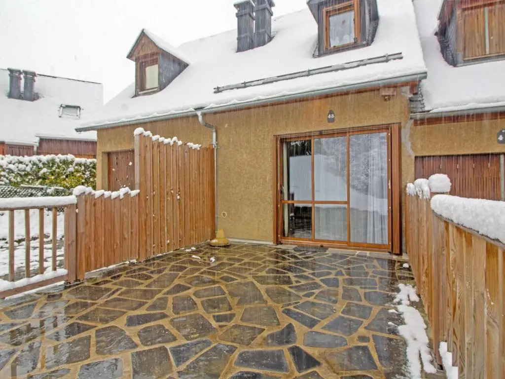 Chalet cosy avec garage et vues, 3 niveaux, 6 pers, proche Luz, animaux admis - FR-1-402-54