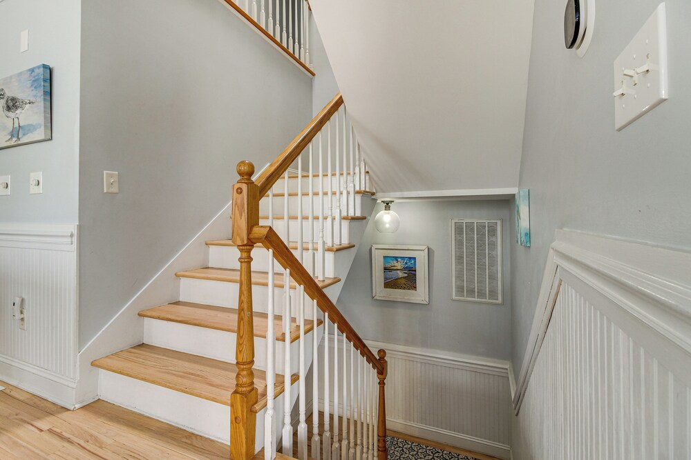 Elegant Tybee Island Townhome, Steps to Beach