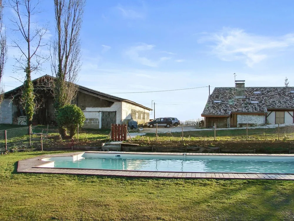 House With 3 Bedrooms in Agnac, With Pool Access and Enclosed Garden