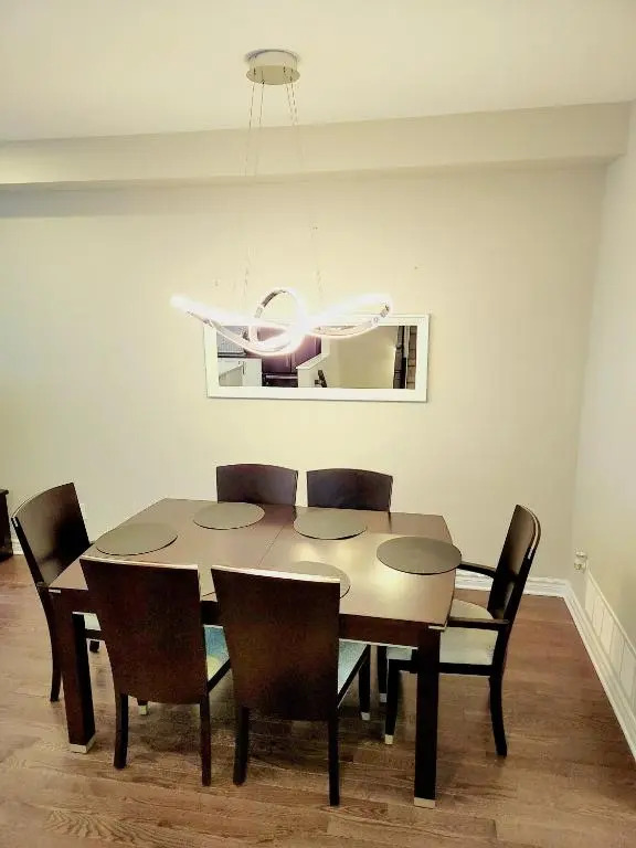 3 bedroom town house in ottawa close to downtown