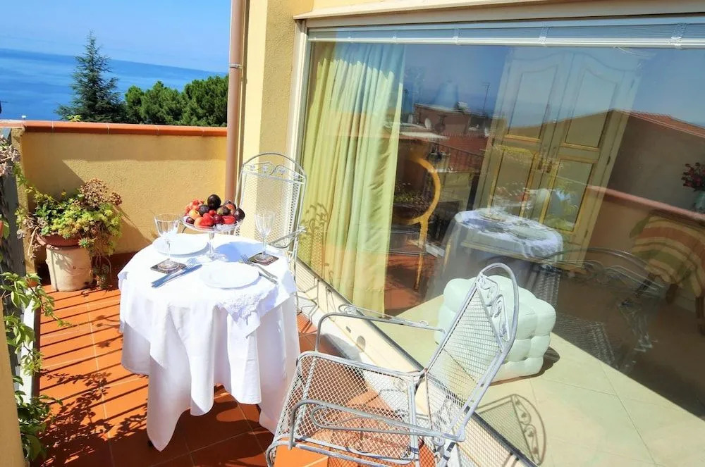 B&B Scilla Town