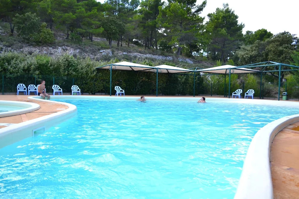 VVF Luberon Provence, Murs