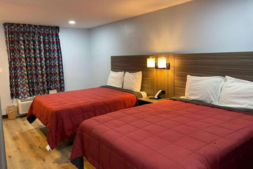 Rodeway Inn & Suites Brookhaven
