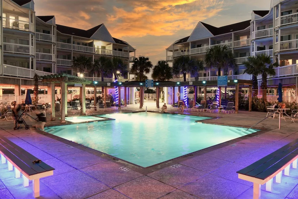 Seascape 1322 2 Bedroom Condo by RedAwning