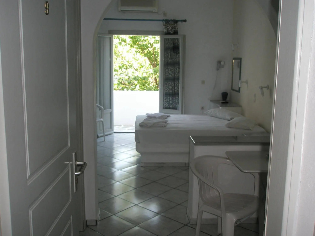 Ampeli Rooms