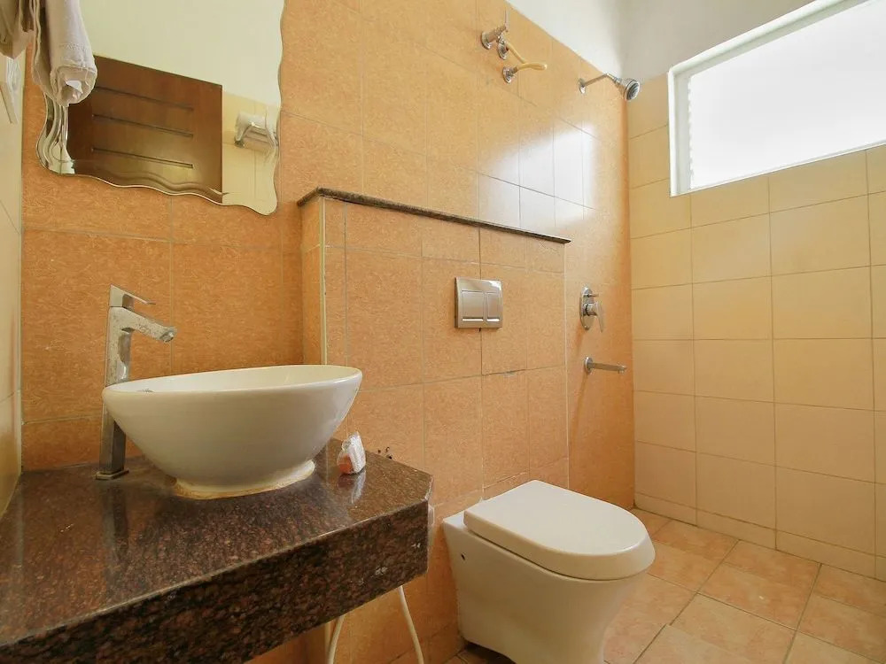 OYO 1531 Vels Grand Inn Hotel