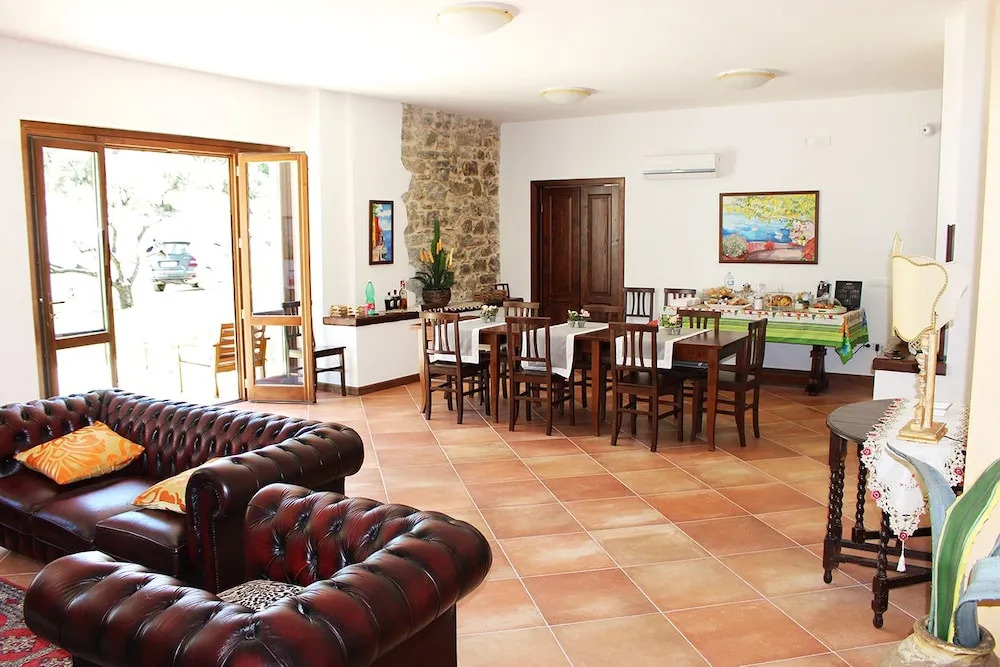 Casale Acquaviva with private pool