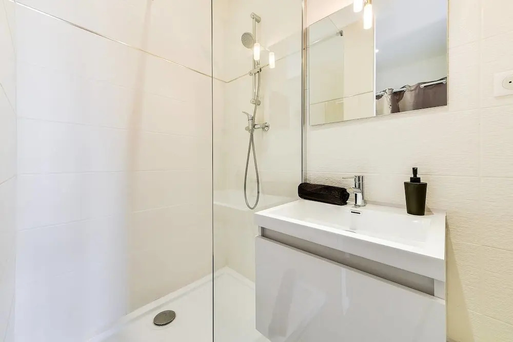 Beautiful Modern Apartment for 4 People in Cannes!
