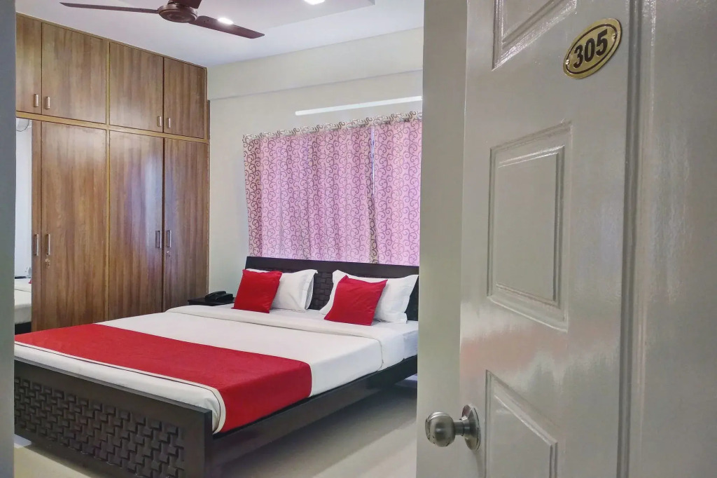 Hotel Kings Suites By OYO Rooms