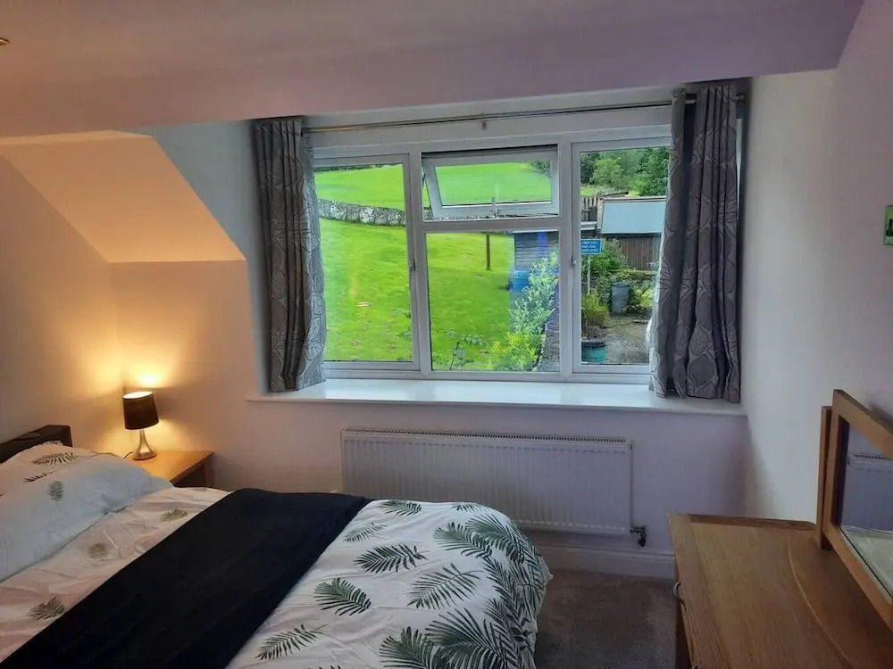 3 Bed Barn - Sleeps up to 6 - Parking - Wifi