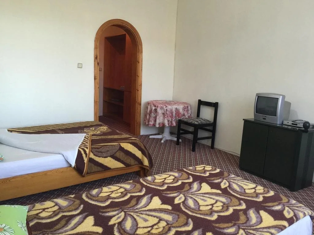 Dinana Hotel