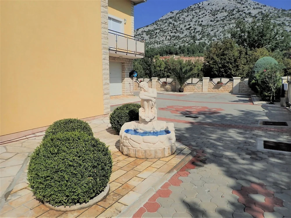 Asja-on Quiet Location and With Beautiful Garden
