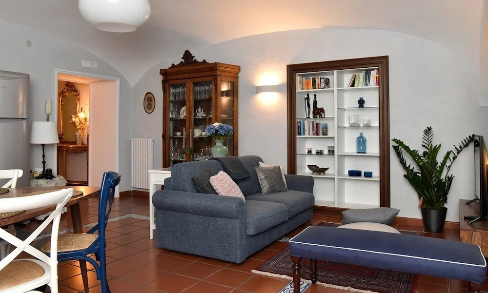 A' Studio Apartment - BH 117