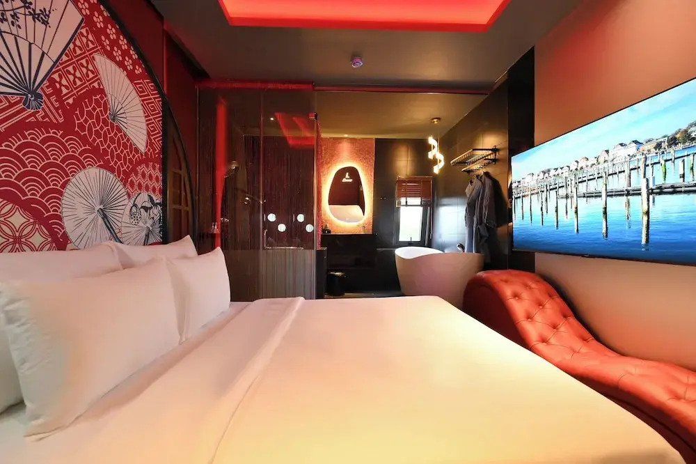 Lamour Hotel