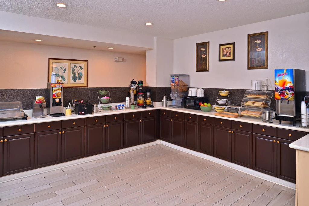Econo Lodge Darien