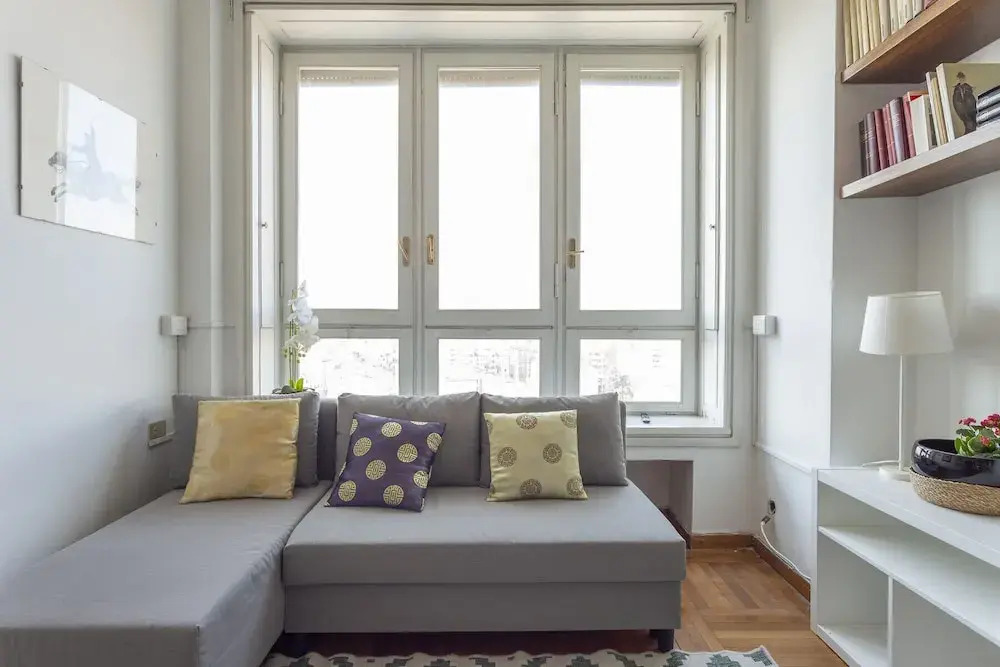 Skyline view Biancamano 1 bdr with balcony by Rentopolis