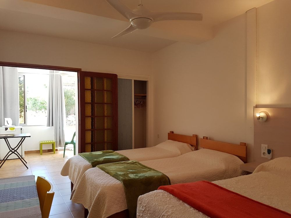 Hôtel Punta e Mare, Chambres et Appartements
