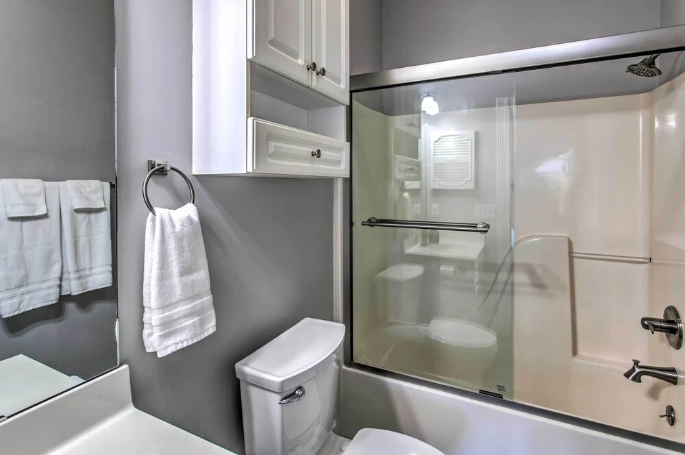 Pool & Golf Course Views: Myrtle Beach Condo