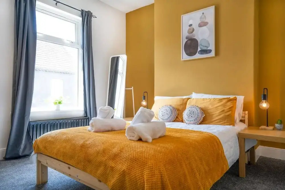 Central 2 Bedroom House-parking