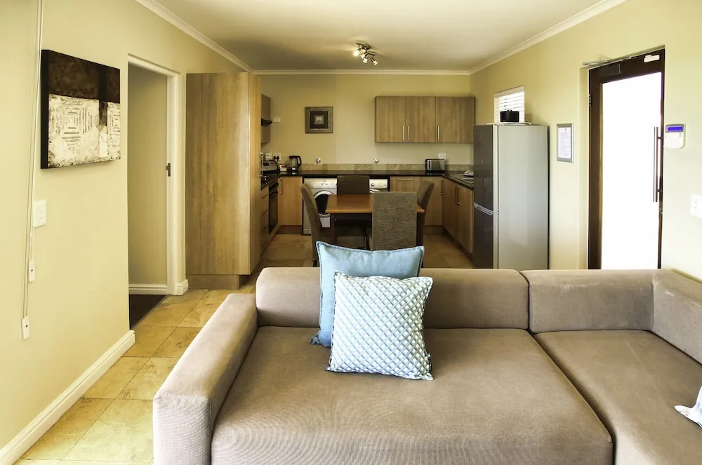 Ellefsen Suite 117