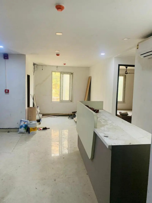 Status By Hotel The Emporio