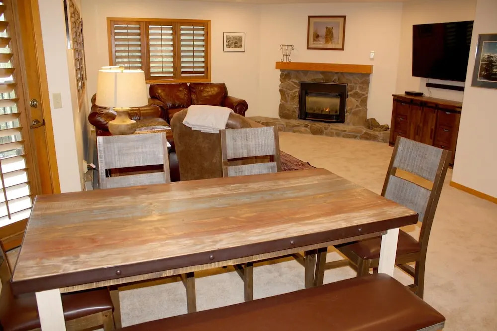 Woods Manor Condo