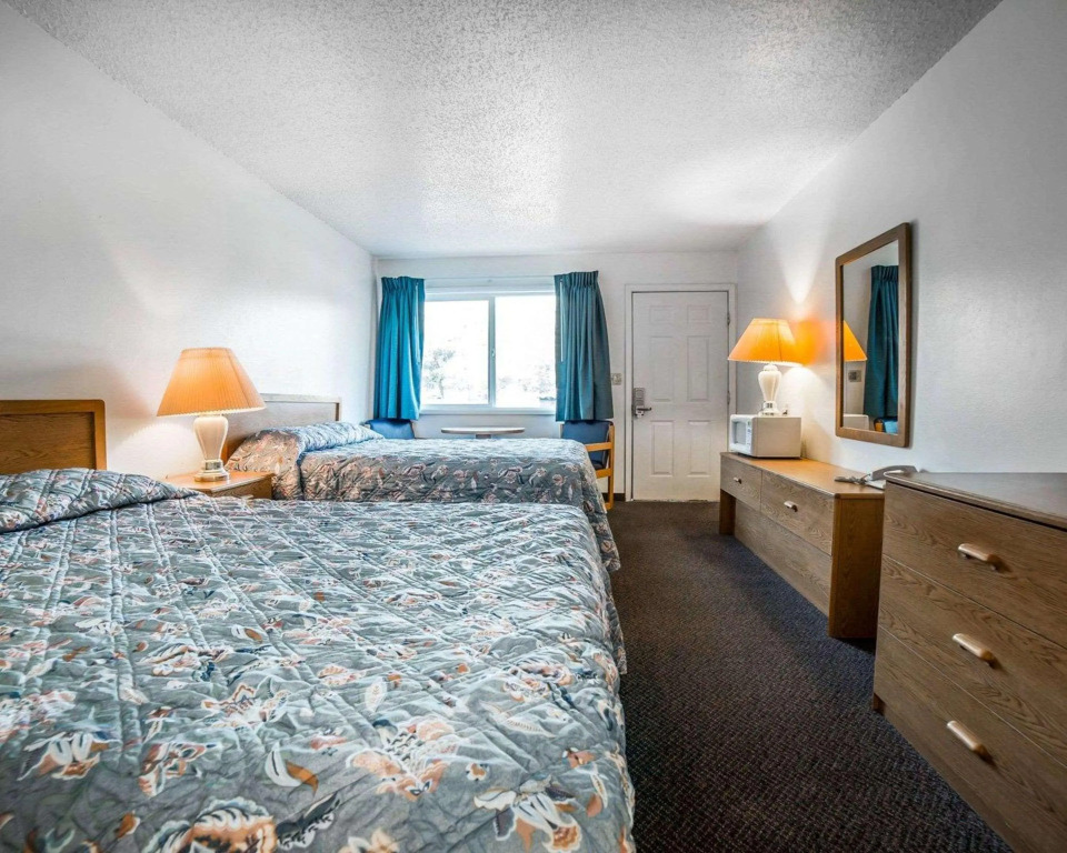 Rodeway Inn & Suites