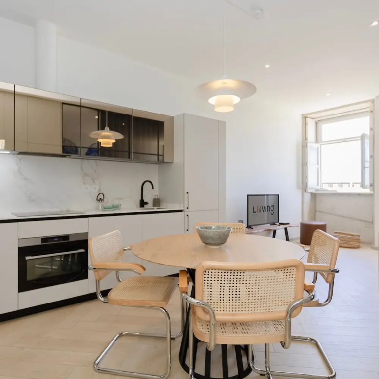 Liiiving in Porto - Modern Coastline Apartment