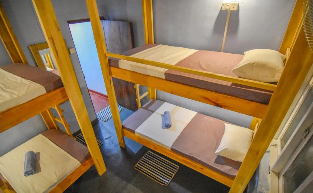 Jay's Bunks-Kandy Hostel - Adults Only