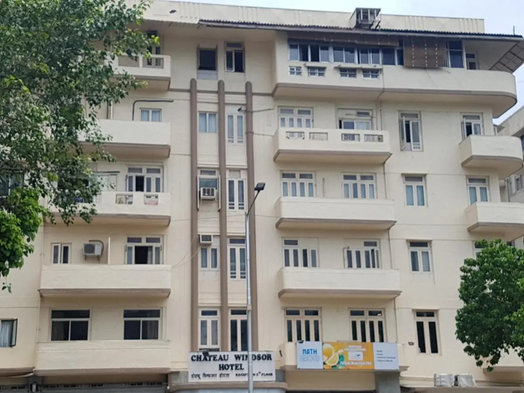 Chateau Windsor Hotel - Marine Drive