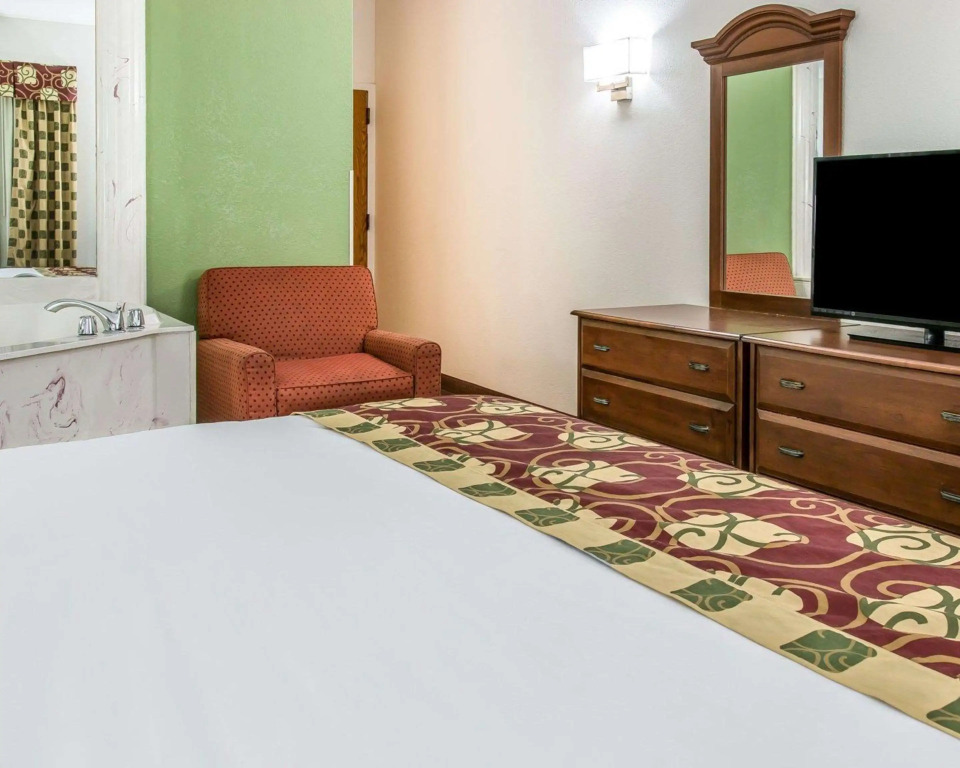 Clarion Inn I-94 near Expo Center